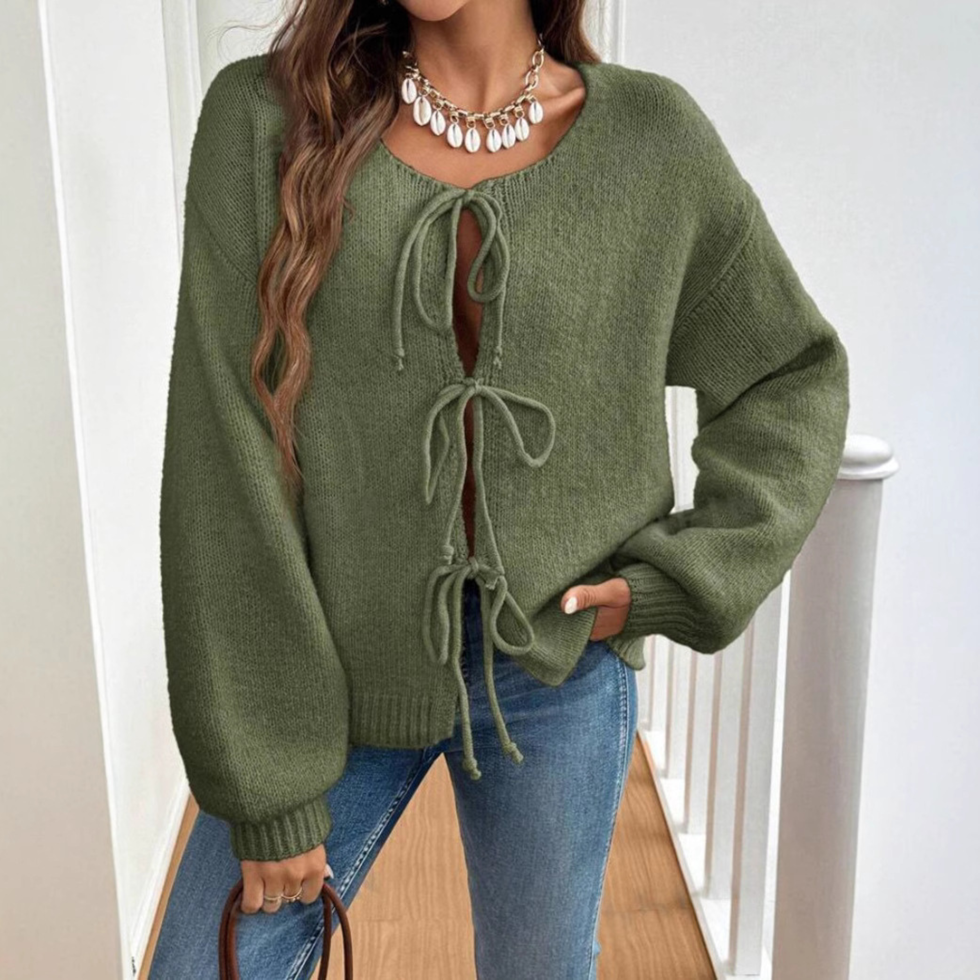 ADRIENNE™ - Chic Långärmad Rundhalsad Knytkofta