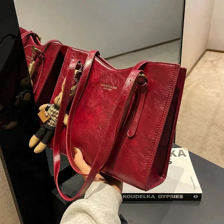NIKKI™ - Elegant Axeltote