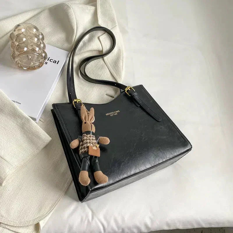 NIKKI™ - Elegant Axeltote