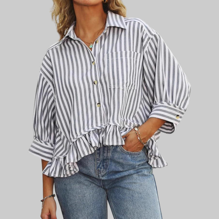 KOLET™ - Avslappnad Sommar Volangknäppt Blus