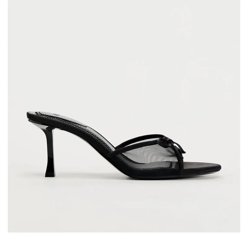 JOYCE™ – Snödiga Minimalistiska Klacksandaler