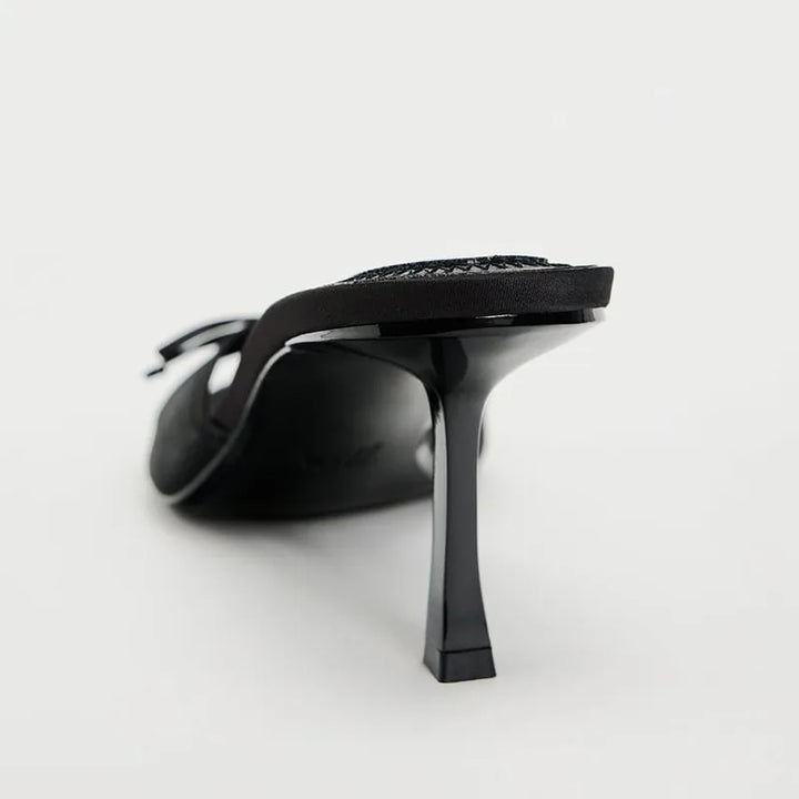 JOYCE™ – Snödiga Minimalistiska Klacksandaler
