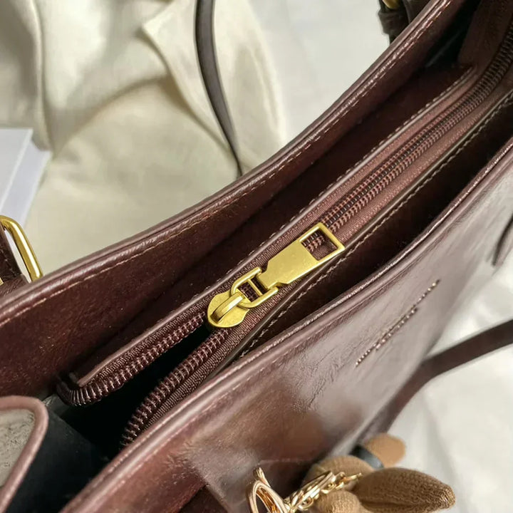 NIKKI™ - Elegant Axeltote