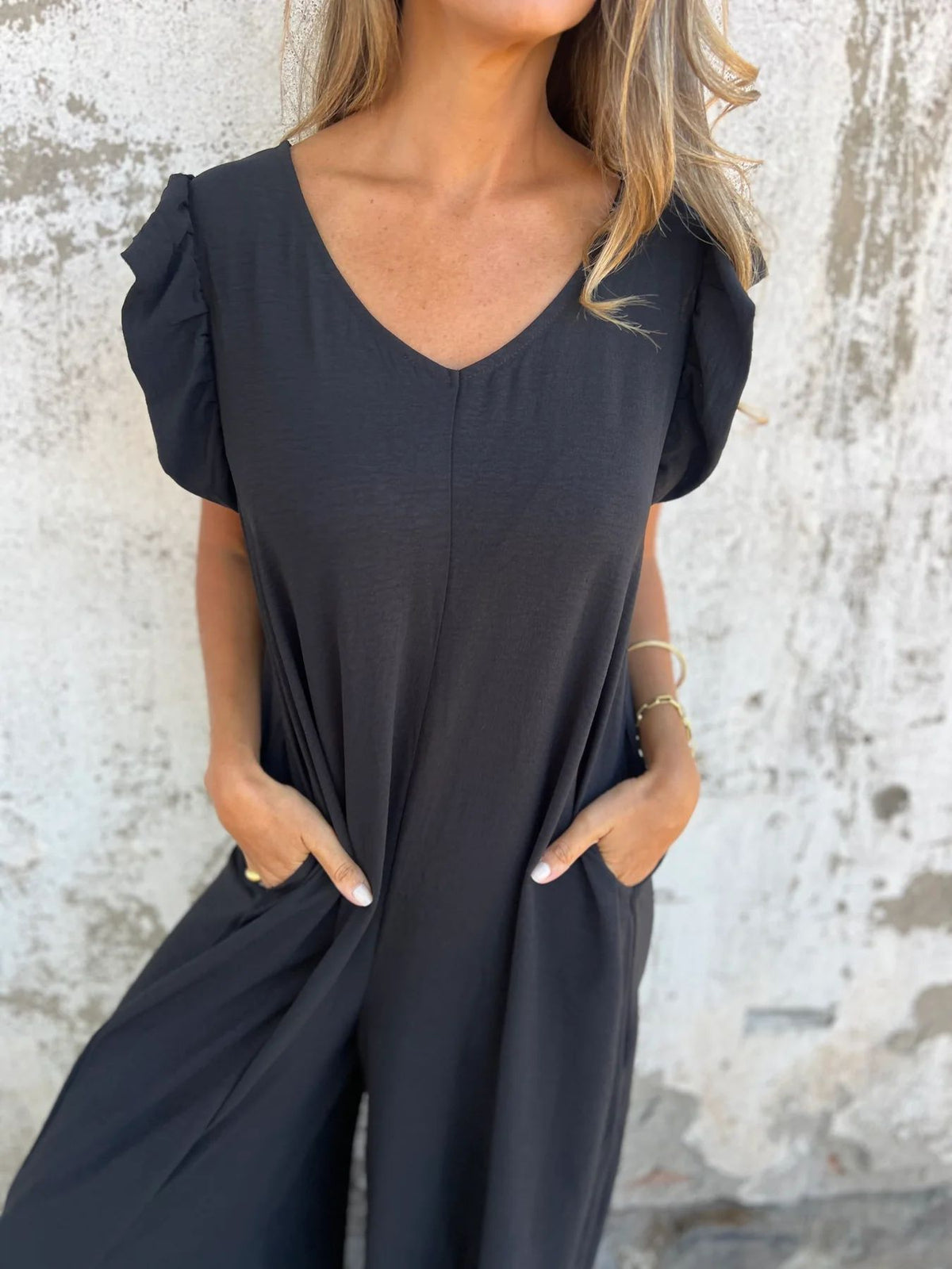 CASSANDRA™ - Trendig V-ringad Jumpsuit